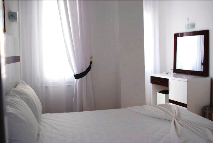 Imagen de la habitación del Hotel Atalla. Foto 9