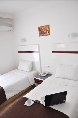 Imagen de la habitación del Hotel Atalla. Foto 10