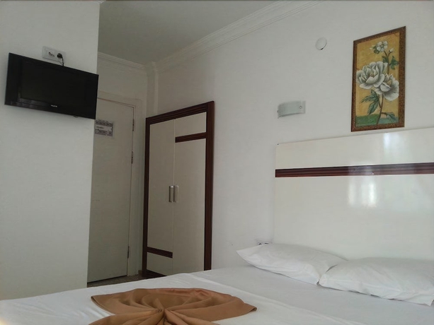 Imagen de la habitación del Hotel Atalla. Foto 11