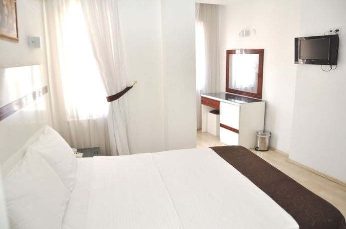 Imagen de la habitación del Hotel Atalla. Foto 13