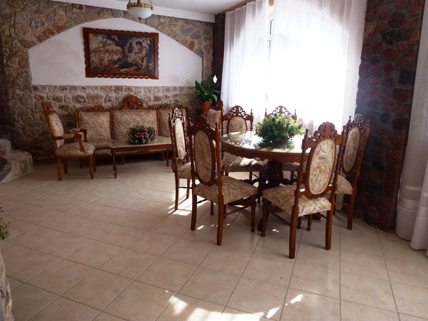 Imagen de los interiores del Hotel Atalos Suites. Foto 9