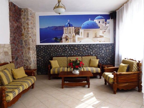 Imagen de los interiores del Hotel Atalos Suites. Foto 10