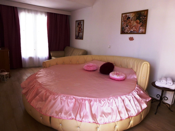 Imagen de la habitación del Hotel Atalos Suites. Foto 3