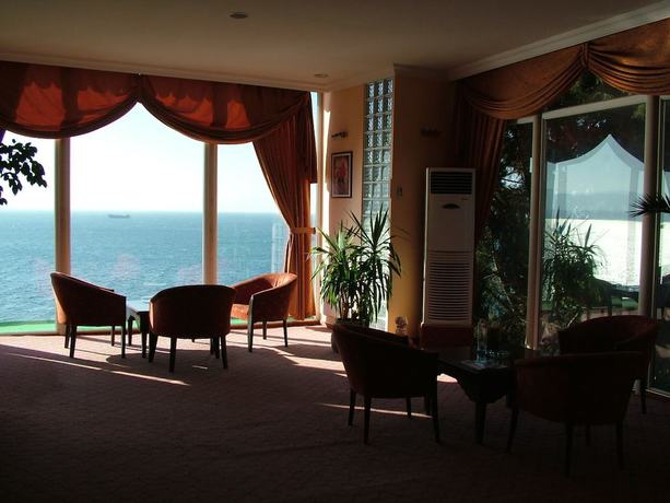 Imagen del bar/restaurante del Hotel Atamer. Foto 3