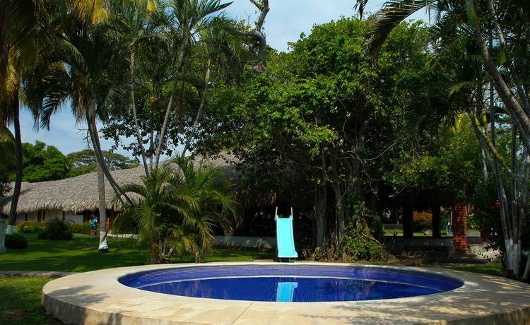 Imagen de la piscina del Hotel Atami Escape Resort. Foto 15