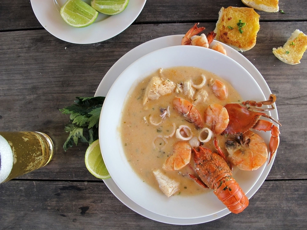 Imagen del bar/restaurante del Hotel Atami Escape Resort. Foto 2