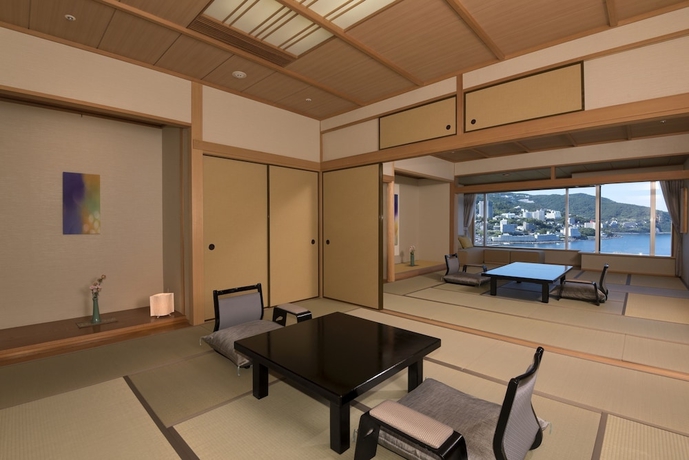 Imagen de la habitación del Hotel Atami Korakuen. Foto 10