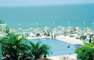 Imagen de la piscina del Hotel Atamis Onura. Foto 3
