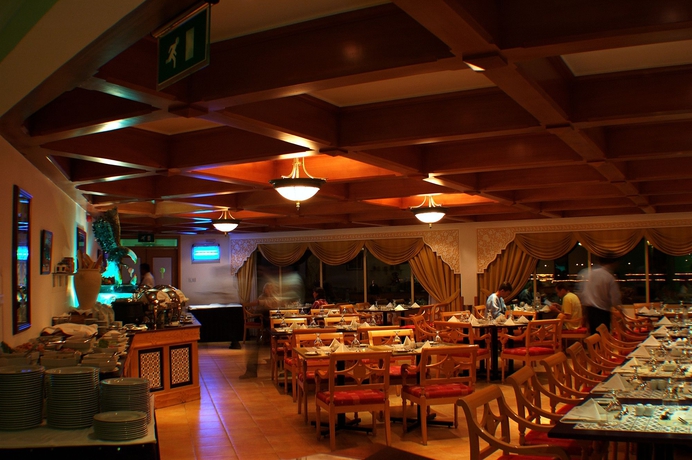 Imagen del bar/restaurante del Hotel Atana Khasab. Foto 2
