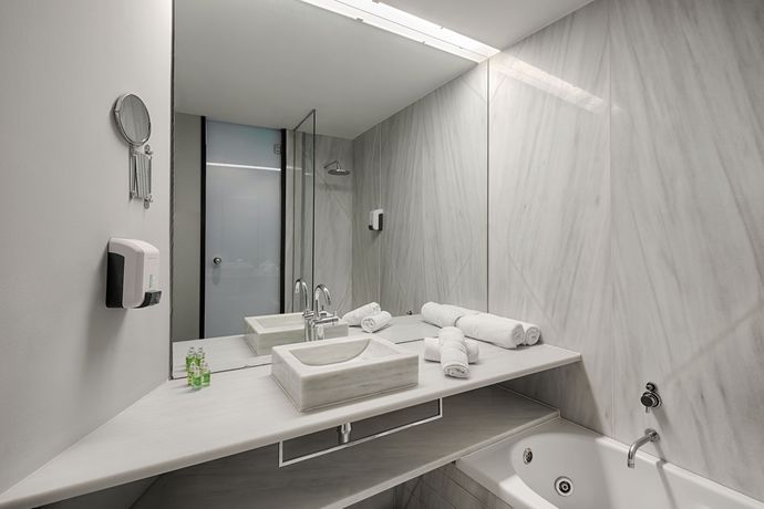 Imagen de la habitación del Hotel Atarazanas. Foto 11
