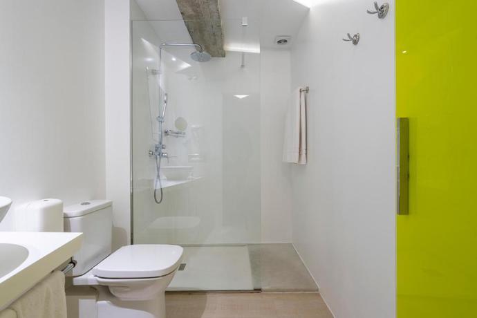 Imagen de la habitación del Hotel Atarazanas Malaga Boutique. Foto 4