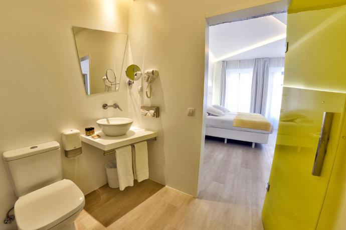 Imagen de la habitación del Hotel Atarazanas Malaga Boutique. Foto 5