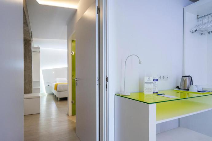 Imagen de la habitación del Hotel Atarazanas Malaga Boutique. Foto 7