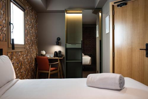 Imagen de la habitación del Hotel Atari. Foto 20