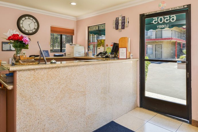 Imagen de los interiores del Hotel Atascadero Inn. Foto 19