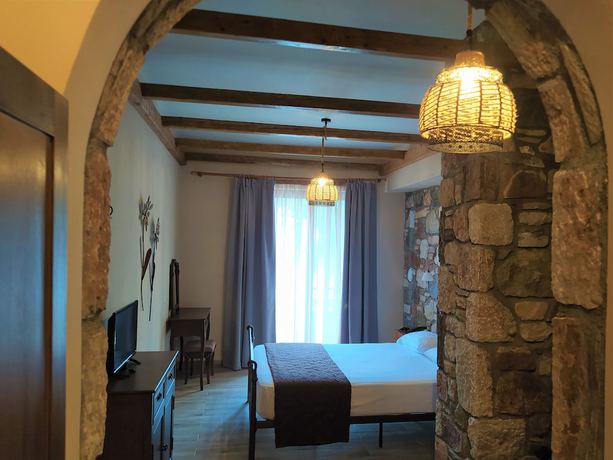 Imagen de la habitación del Hotel Ataviros. Foto 15