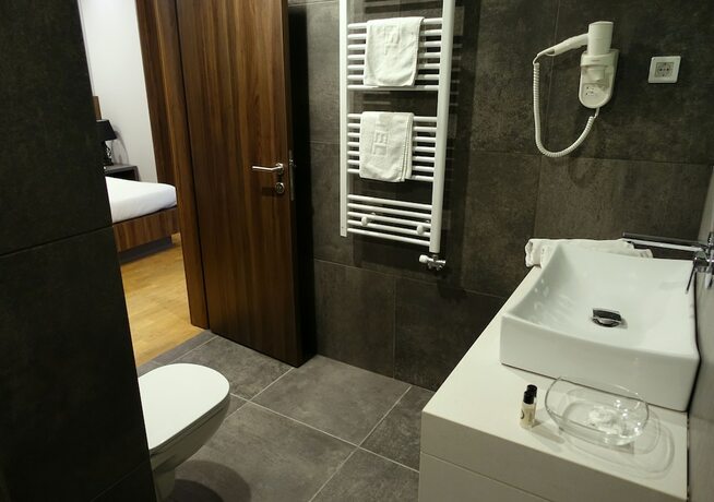 Imagen de la habitación del Hotel Atelier, Ljubljana. Foto 21