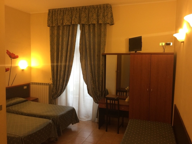 Imagen de la habitación del Hotel Atena. Foto 5