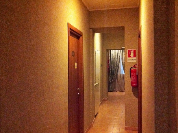 Imagen de los interiores del Hotel Atena, Mil&aacute;n. Foto 11