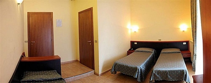 Imagen de la habitación del Hotel Atena, Mil&aacute;n. Foto 4