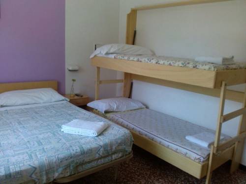 Imagen de la habitación del Hotel Atene Albergo Riccione. Foto 5