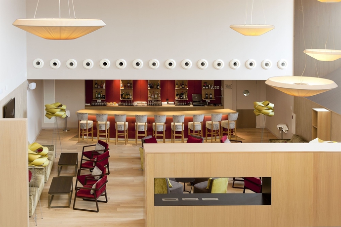 Imagen del bar/restaurante del Hotel Atenea Port Barcelona Mataro. Foto 4