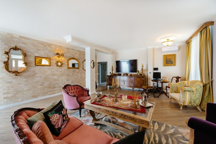 Imagen general del Hotel Ateneea Luxury Rooms. Foto 8