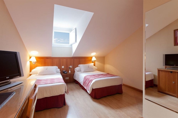 Imagen de la habitación del Hotel Ateneo, Puerta del Sol. Foto 8