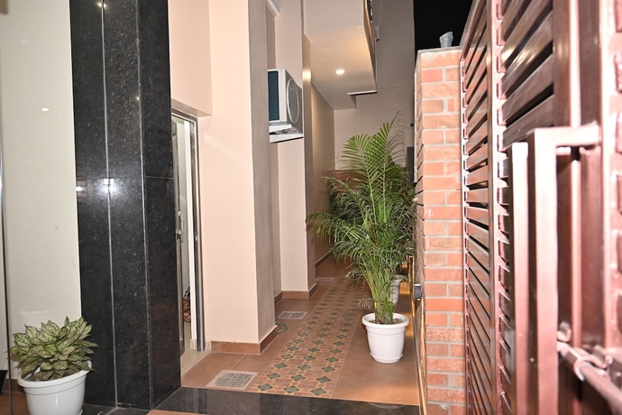 Imagen general del Hotel Atharv Kaashi - Behind Sigra Sports Stadium. Foto 4