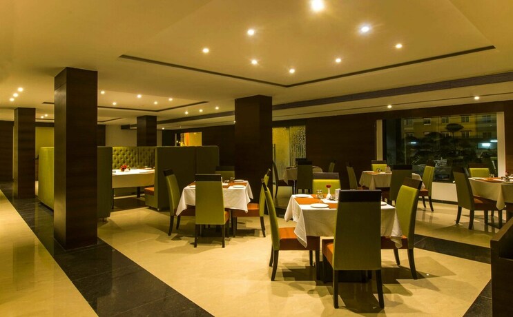 Imagen del bar/restaurante del Hotel Atharva, Ujjain. Foto 4