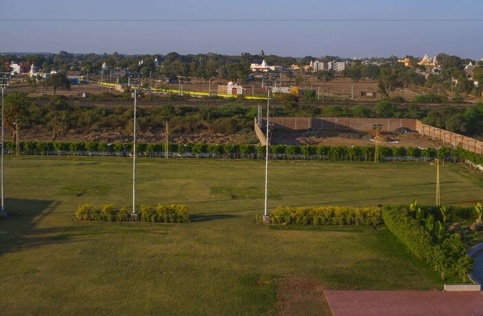 Imagen de los exteriores del Hotel Atharva, Ujjain. Foto 14