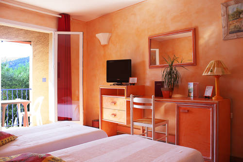 Imagen de la habitación del Hotel Ath&eacute;nopolis, Grimaud. Foto 2