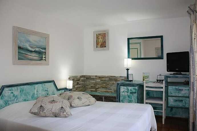 Imagen de la habitación del Hotel Ath&eacute;nopolis, Grimaud. Foto 12