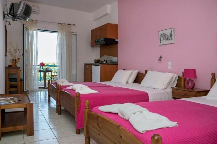 Imagen general del Hotel Athena Apartments and Studios. Foto 1