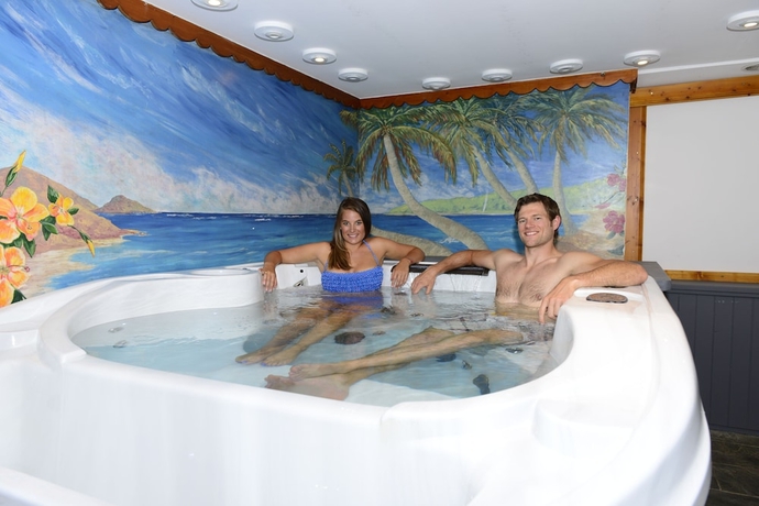 Imagen de la piscina del Hotel Athena, Brides les Bains. Foto 17