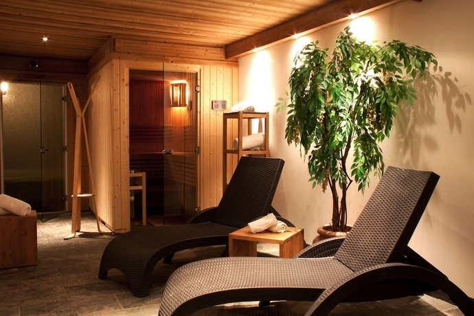 Imagen de la piscina del Hotel Athena, Brides les Bains. Foto 19