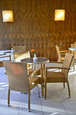 Imagen del bar/restaurante del Hotel Athena, Rodas. Foto 5