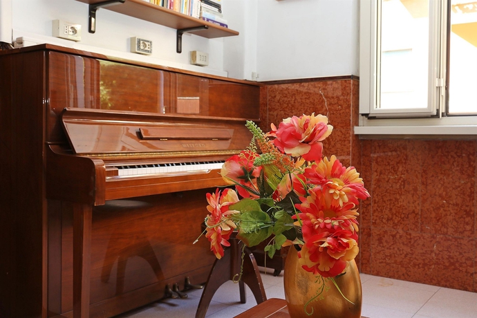 Imagen de los interiores del Hotel Athena, Roma. Foto 8