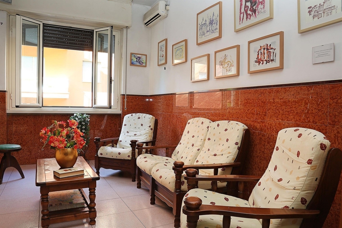 Imagen de los interiores del Hotel Athena, Roma. Foto 9