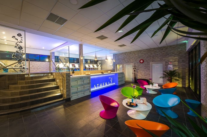 Imagen de los interiores del Hotel Athena Spa. Foto 14