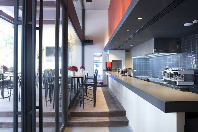 Imagen de los interiores del Hotel Athenaeum K 29. Foto 19