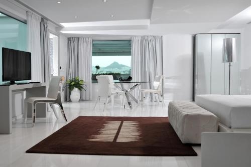 Imagen de la habitación del Hotel Athenaeum Palace and Luxury Suites. Foto 10