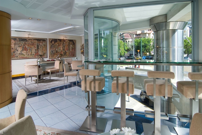 Imagen del bar/restaurante del Hotel Athenian Callirhoe Exclusive. Foto 2