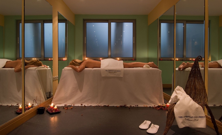 Imagen de la piscina del Hotel Athenian Callirhoe Exclusive. Foto 16