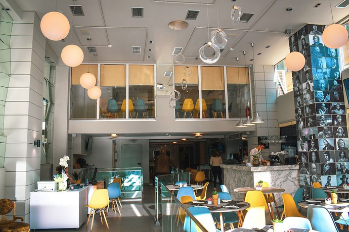 Imagen de los interiores del Hotel Athenian Montaza Hotel. Foto 17