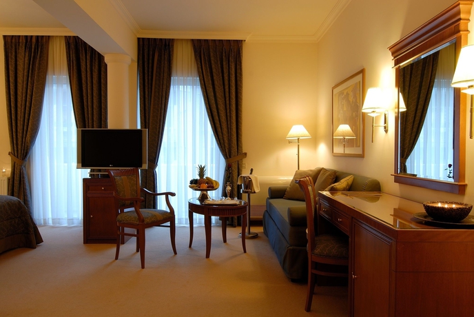 Imagen de los interiores del Hotel Athens Atrium and Suites. Foto 14