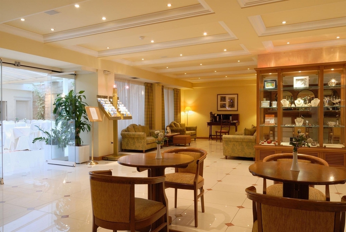 Imagen de los interiores del Hotel Athens Atrium and Suites. Foto 15