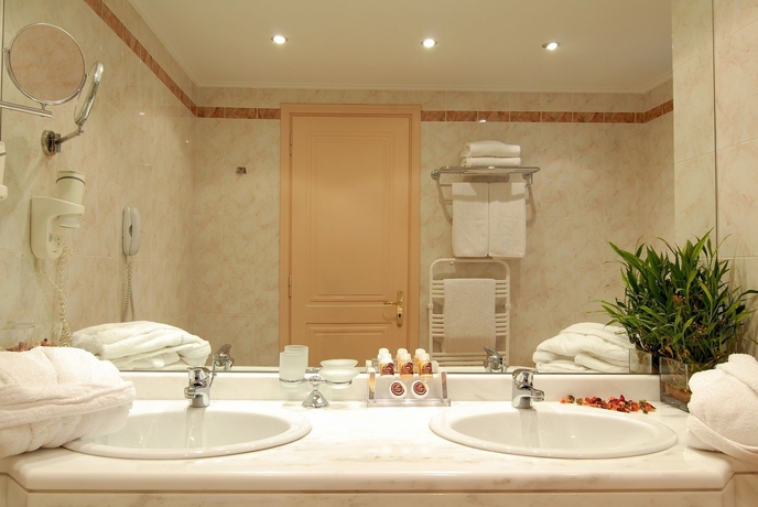 Imagen de la habitación del Hotel Athens Atrium and Suites. Foto 9