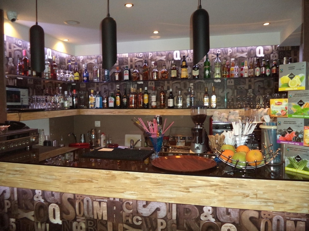 Imagen del bar/restaurante del Hotel Athens Choice. Foto 2