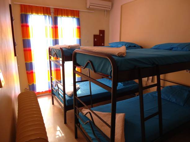 Imagen de la habitación del Hotel Athens International Youth and Hostel. Foto 17